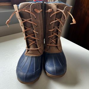 New (without tags) Sperry Boots